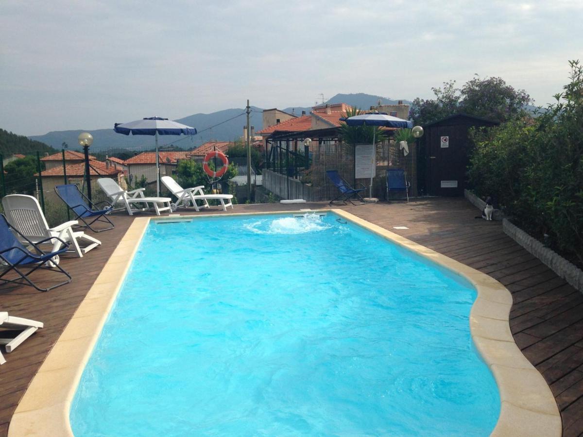 Gli Angeli Agriturismo Villa Cisano sul Neva Buitenkant foto