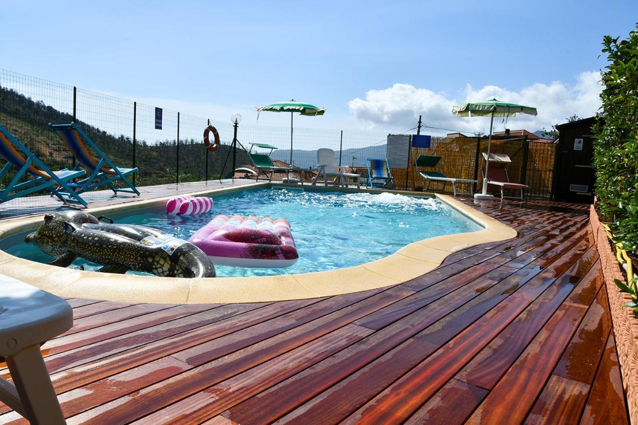 Gli Angeli Agriturismo Villa Cisano sul Neva Buitenkant foto