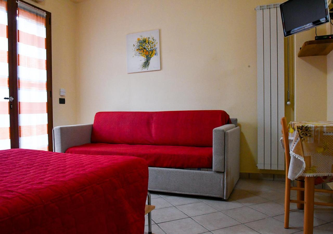 Gli Angeli Agriturismo Villa Cisano sul Neva Buitenkant foto