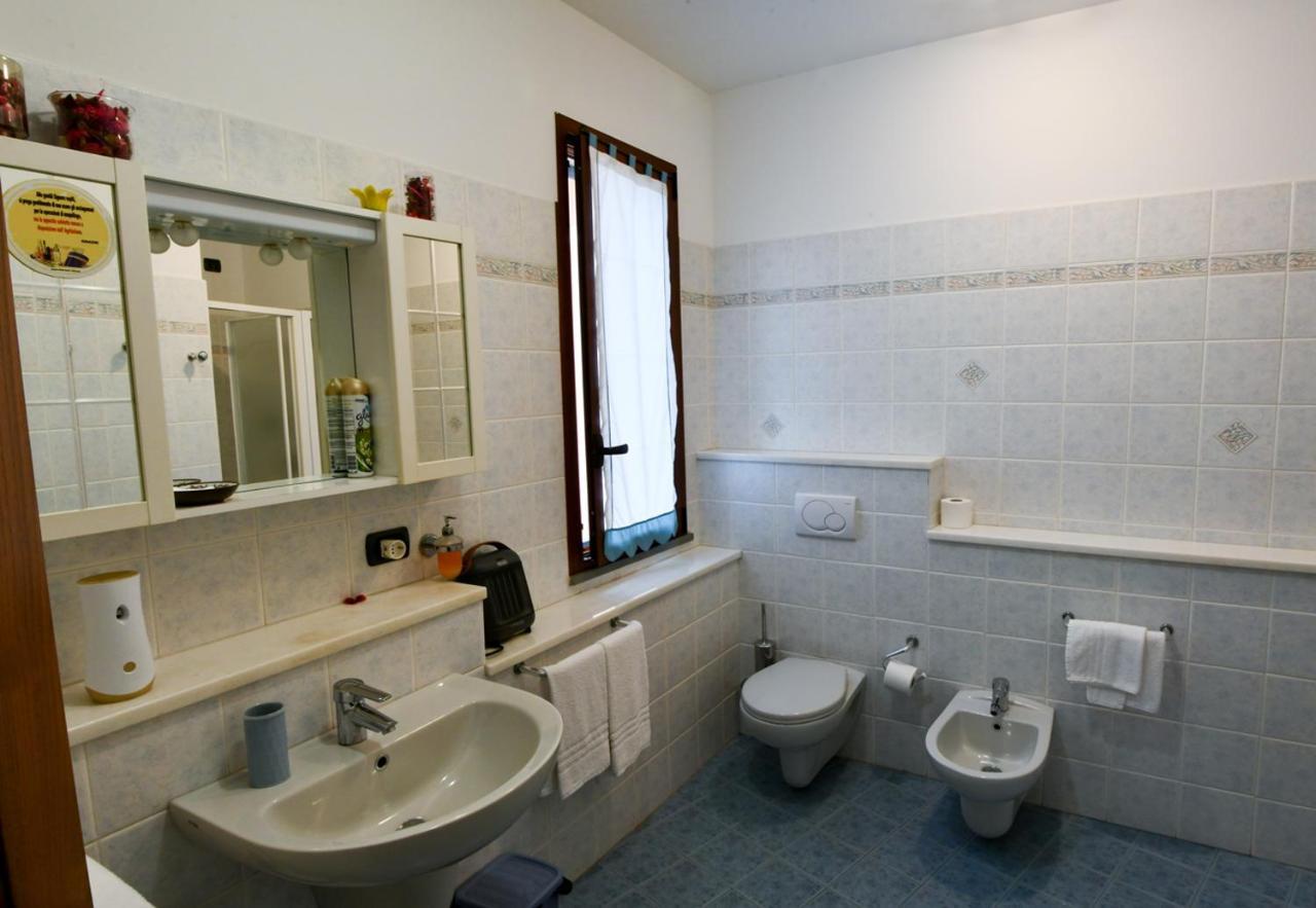 Gli Angeli Agriturismo Villa Cisano sul Neva Buitenkant foto