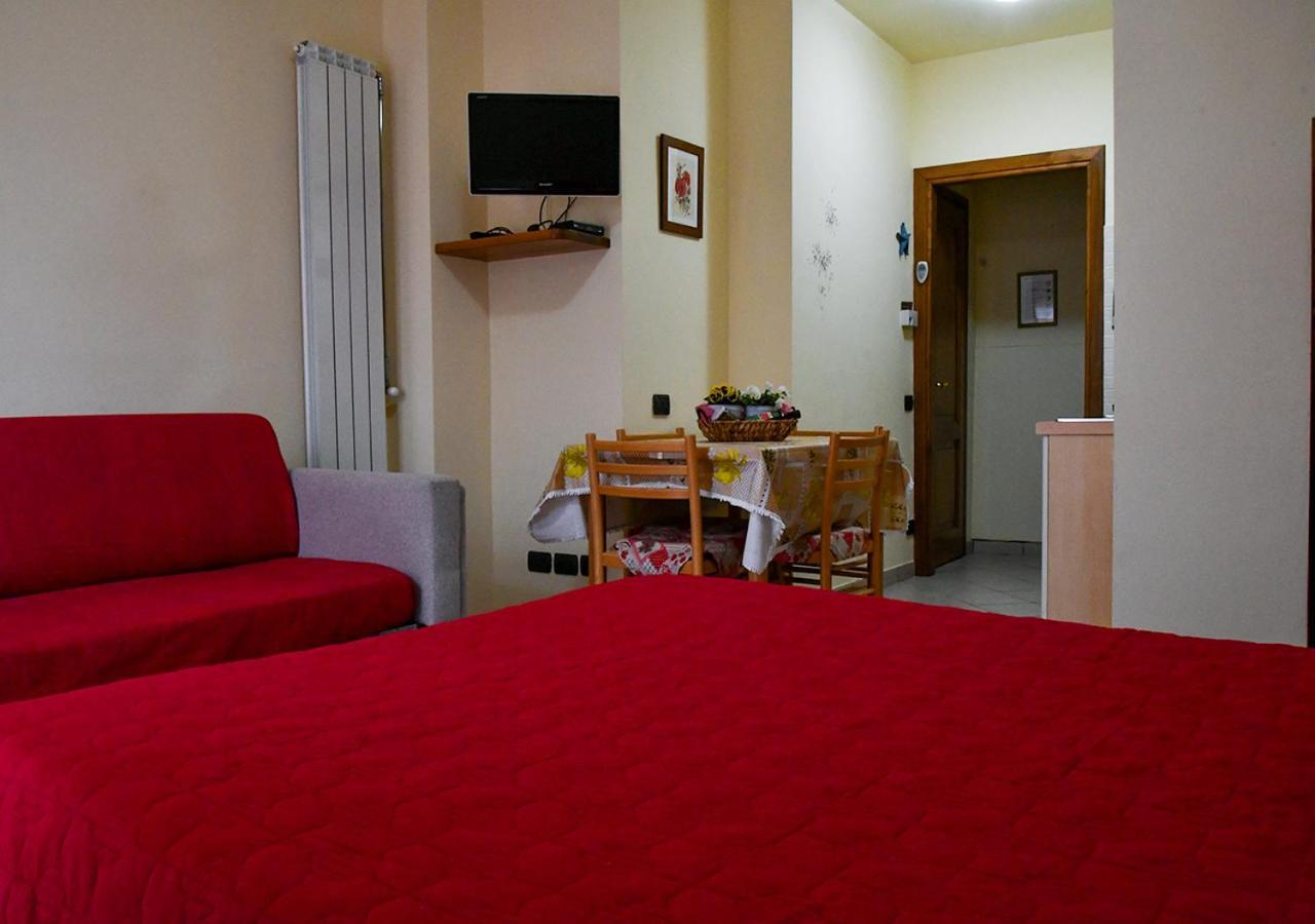 Gli Angeli Agriturismo Villa Cisano sul Neva Buitenkant foto