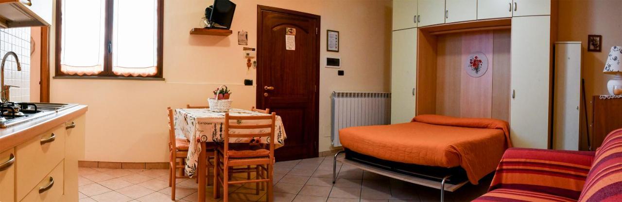 Gli Angeli Agriturismo Villa Cisano sul Neva Buitenkant foto
