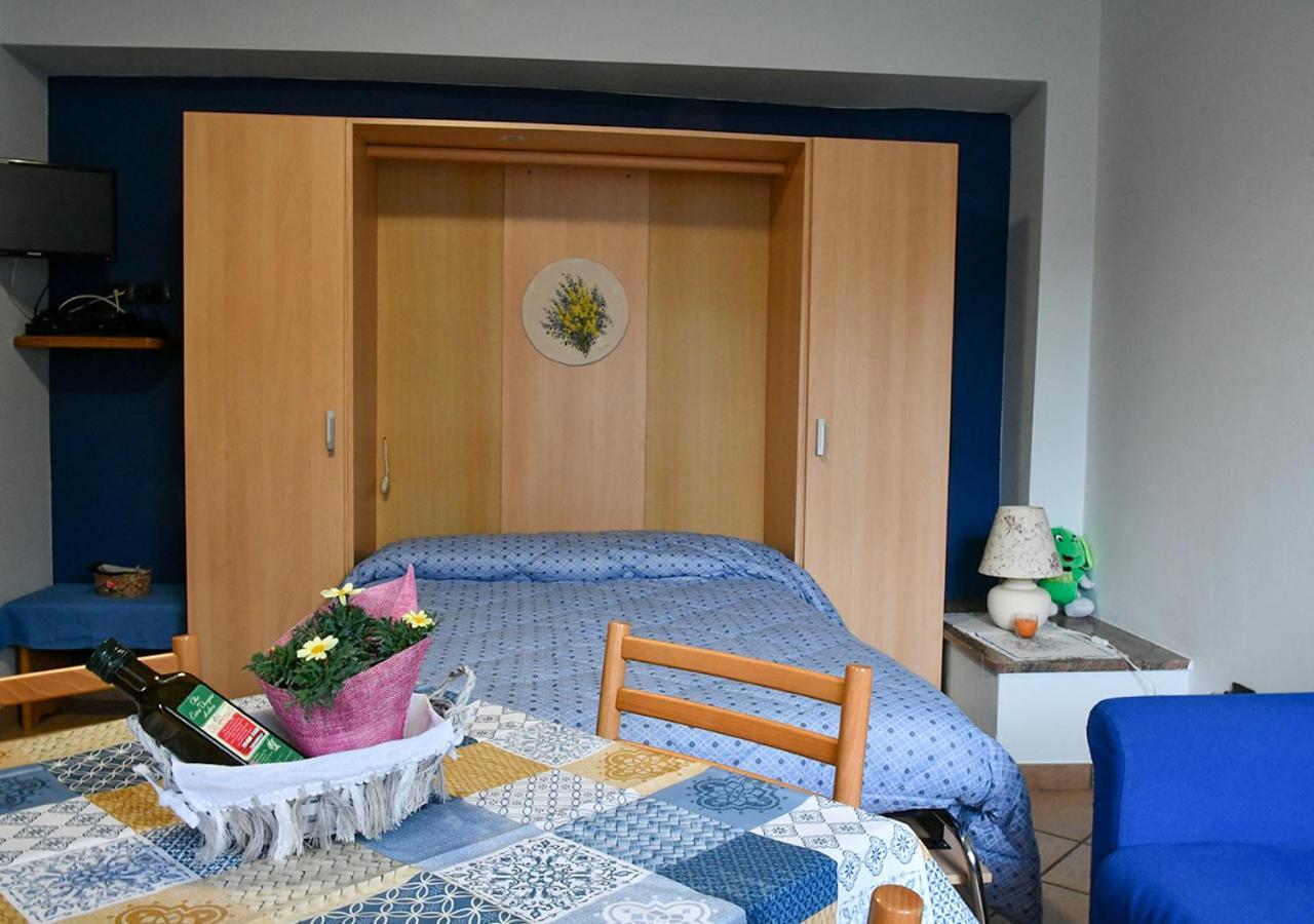 Gli Angeli Agriturismo Villa Cisano sul Neva Buitenkant foto